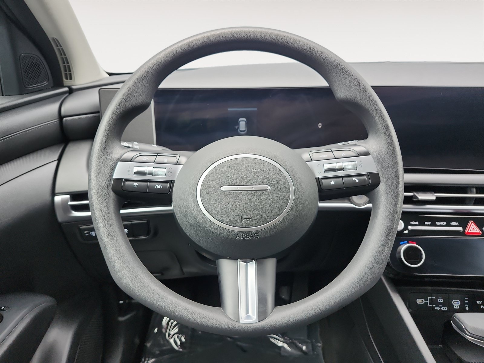 Used 2025 Hyundai Tucson SEL AWD/4WD image 13