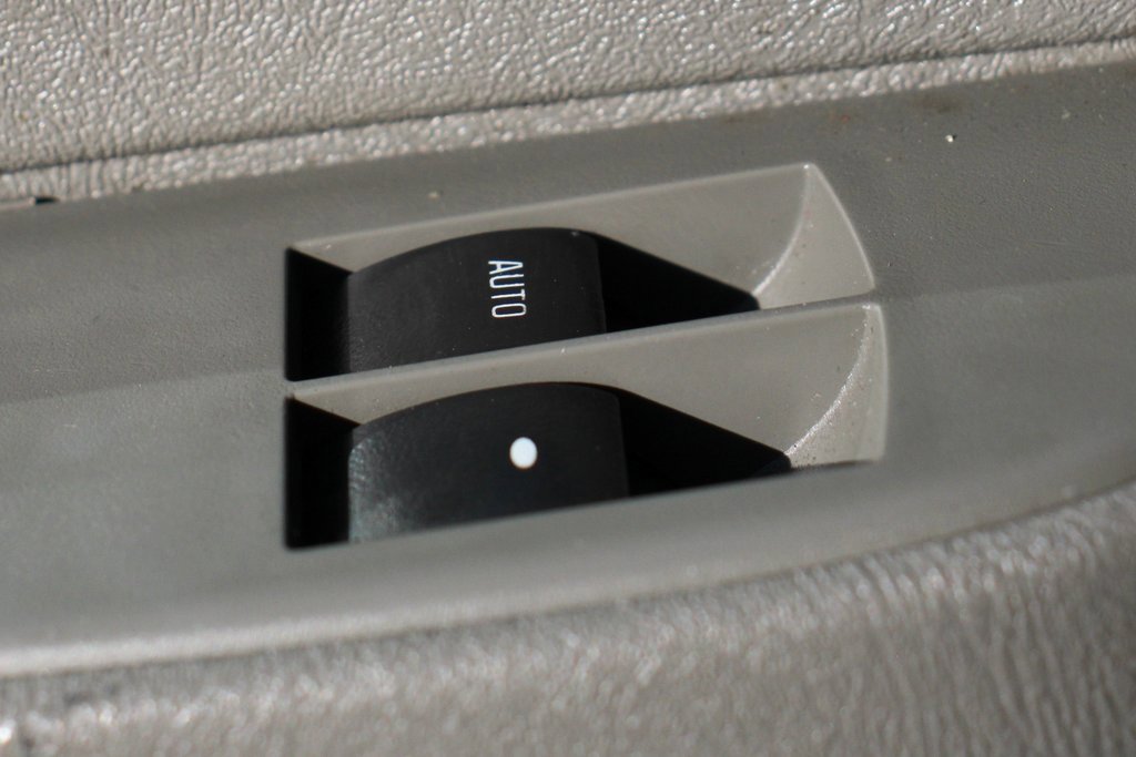 Used 2019 Chevrolet Express 3500 w/ Power Convenience Package image 15