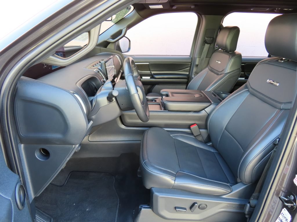 Used 2025 Ford Expedition Max Platinum w/ Stealth Appearance Package AWD/4WD image 26