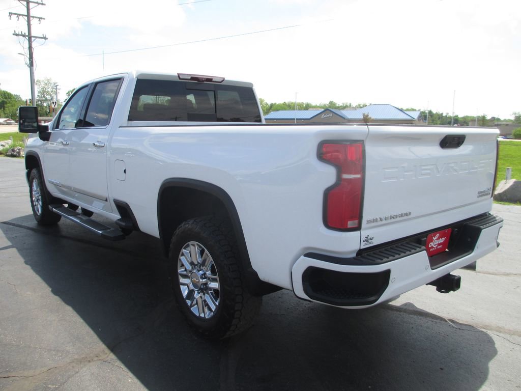 Used 2024 Chevrolet Silverado 3500 High Country w/ Technology Package AWD/4WD image 9