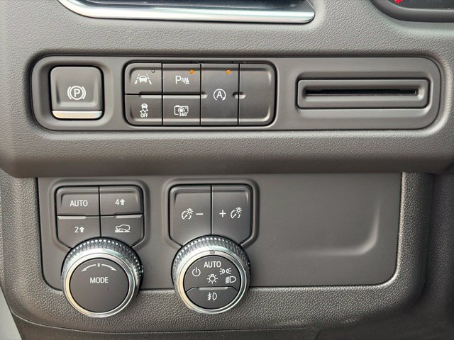 Used 2024 GMC Yukon SLT w/ SLT Premium Package AWD/4WD image 23