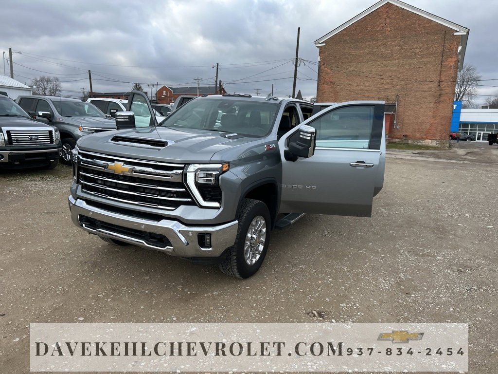 Used 2025 Chevrolet Silverado 3500 LTZ w/ LTZ Plus Package image 40
