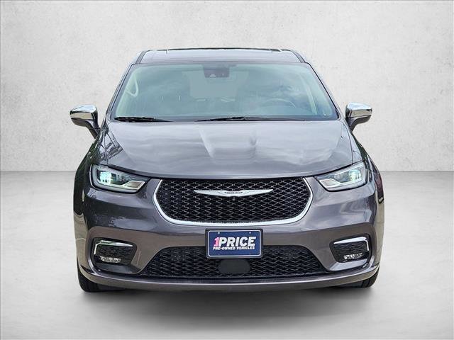 Used 2022 Chrysler Pacifica Limited w/ Uconnect Theater Family Group FWD video 2