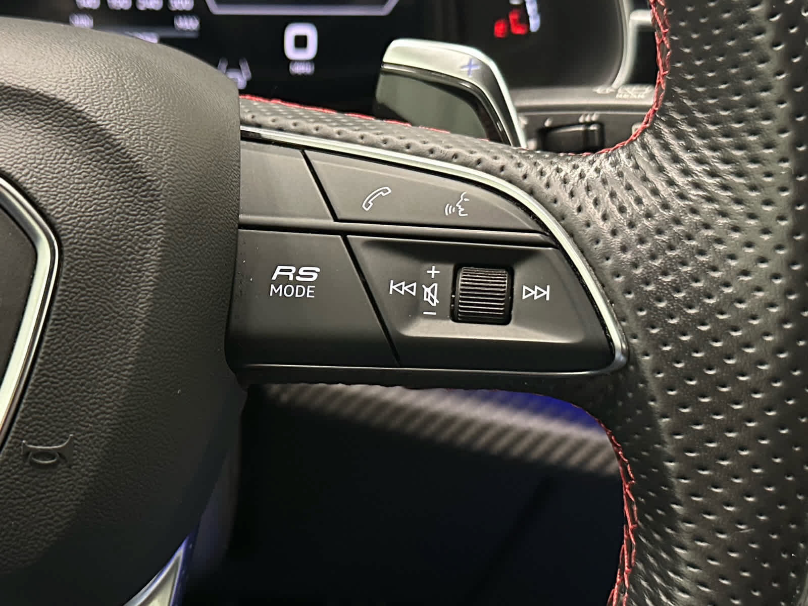 Used 2021 Audi RS Q8 w/ Carbon Optic Package AWD/4WD image 24