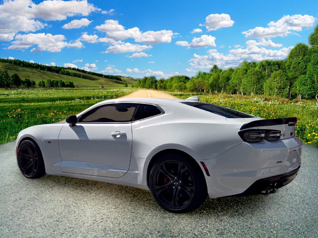 Used 2020 Chevrolet Camaro SS RWD image 4