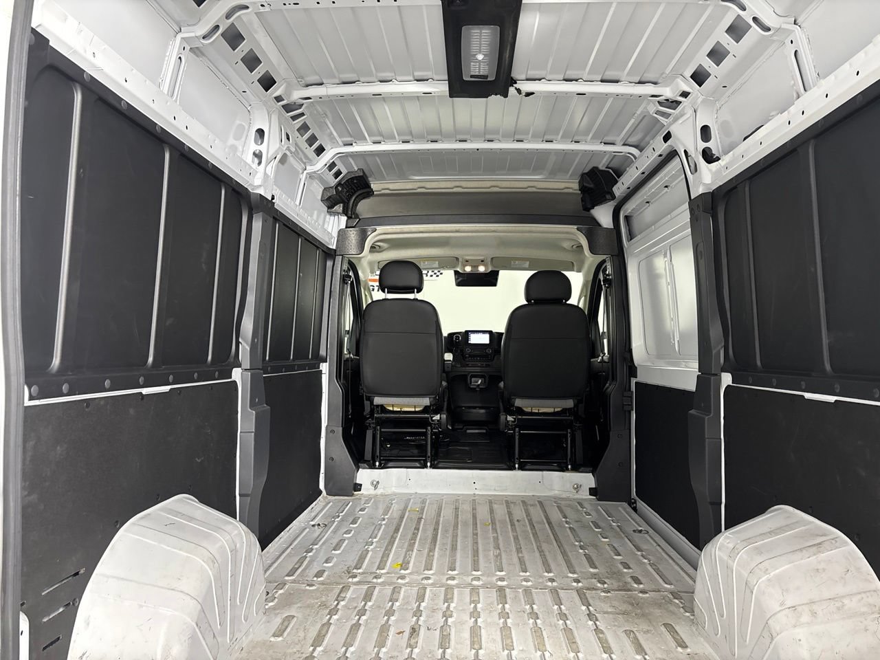 Used 2025 RAM ProMaster 2500 w/ Convenience Group FWD image 21