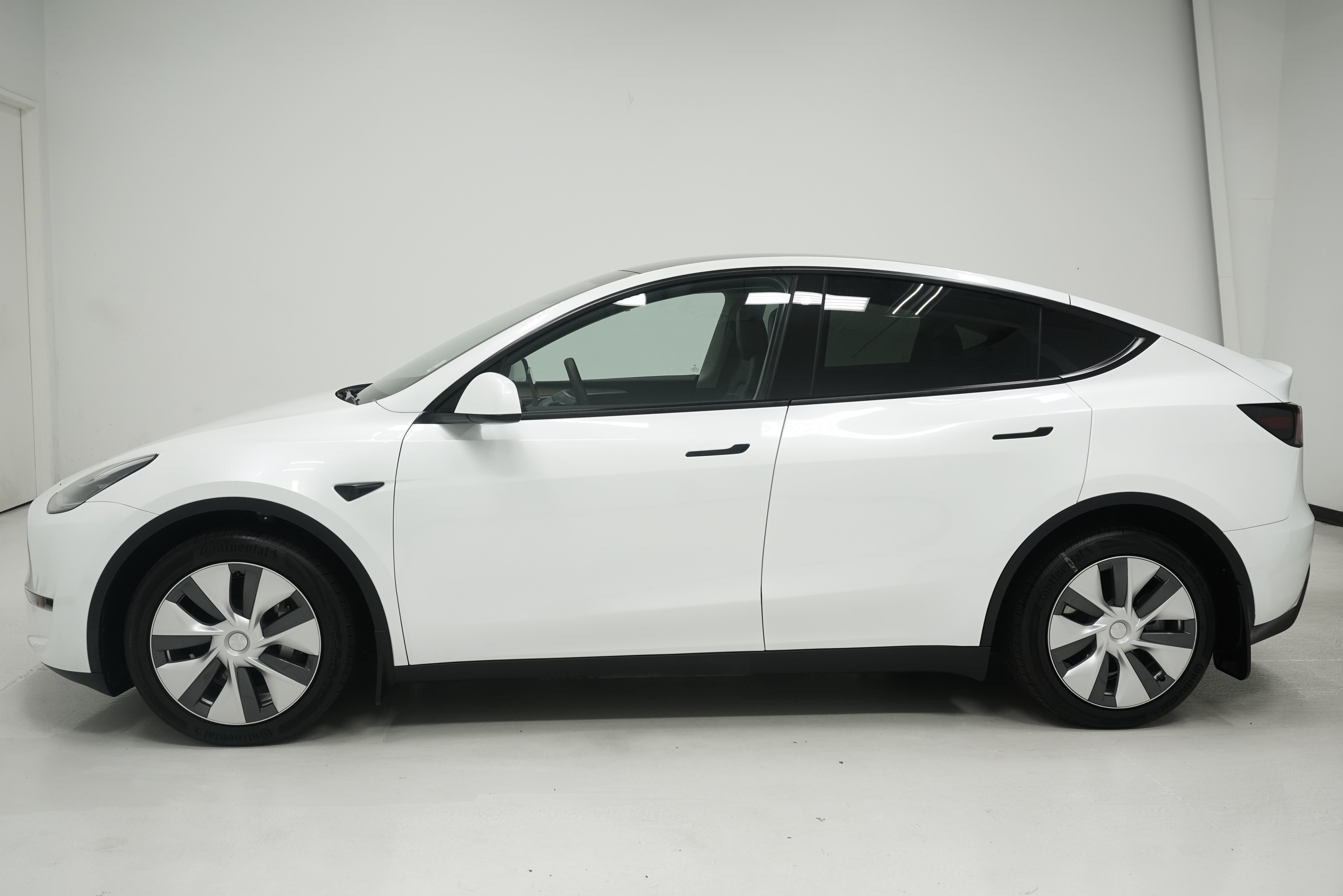 Used 2023 Tesla Model Y Long Range AWD/4WD image 7