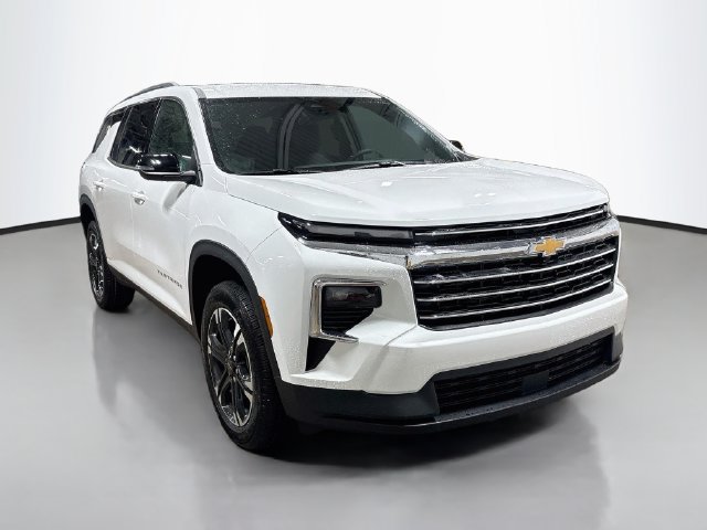 New 2027 Chevrolet Traverse LT w/ LPO, Floor Liner Package FWD image 5
