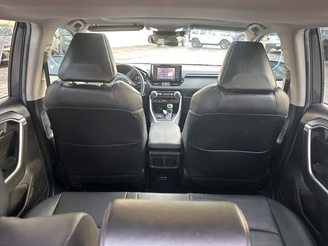 Used 2022 Toyota RAV4 XLE Premium image 19