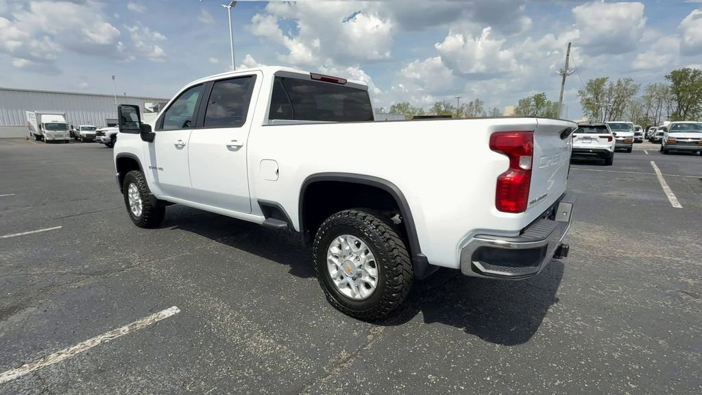 Used 2025 Chevrolet Silverado 2500 LT AWD/4WD image 6