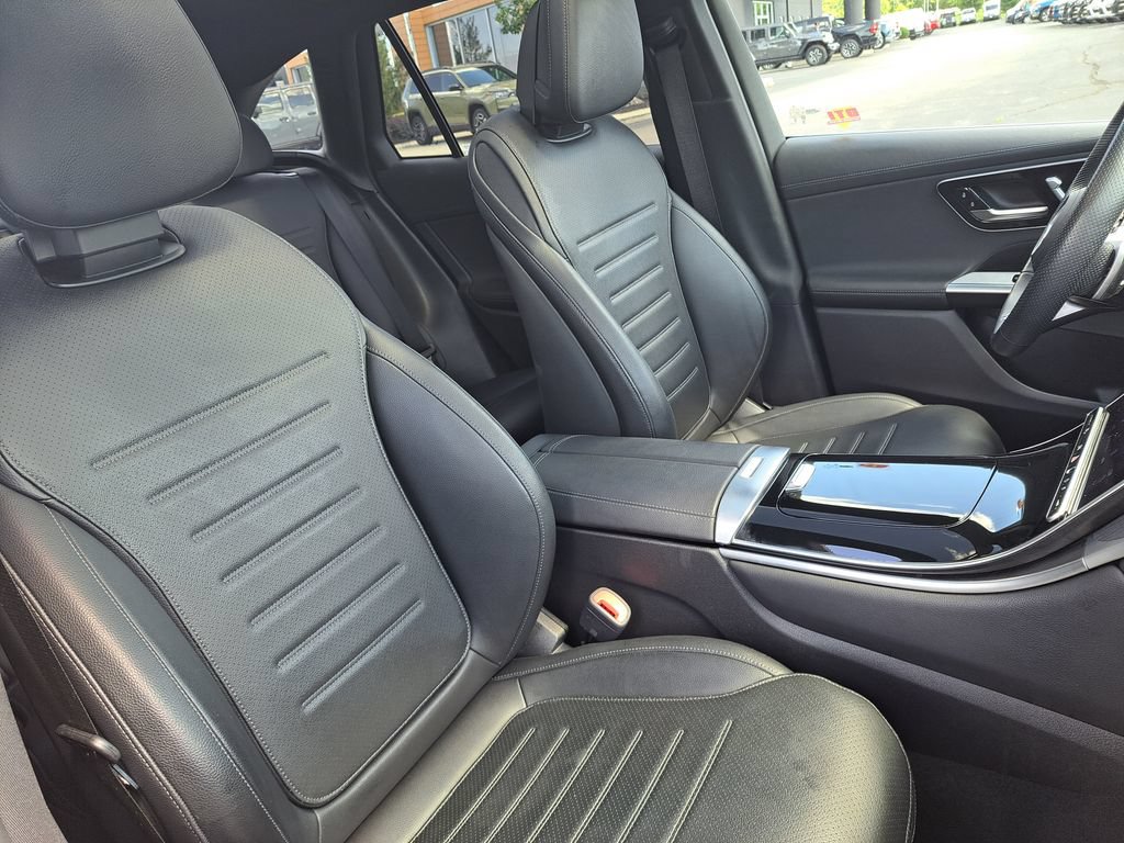 Used 2024 Mercedes-Benz GLC 300 4MATIC image 26