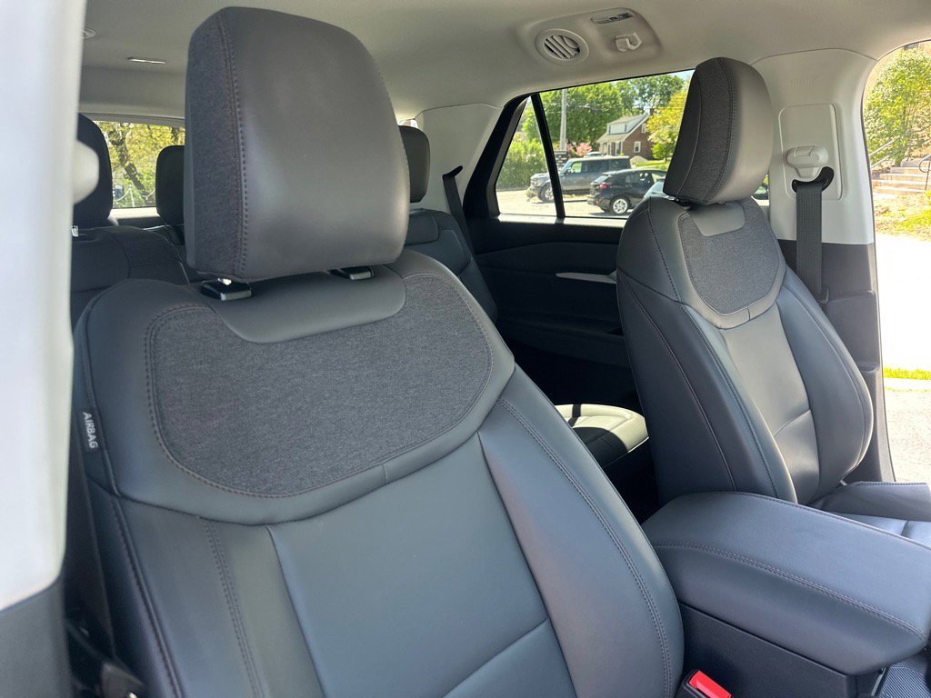 New 2025 Ford Explorer Active w/ Active Comfort Package image 45