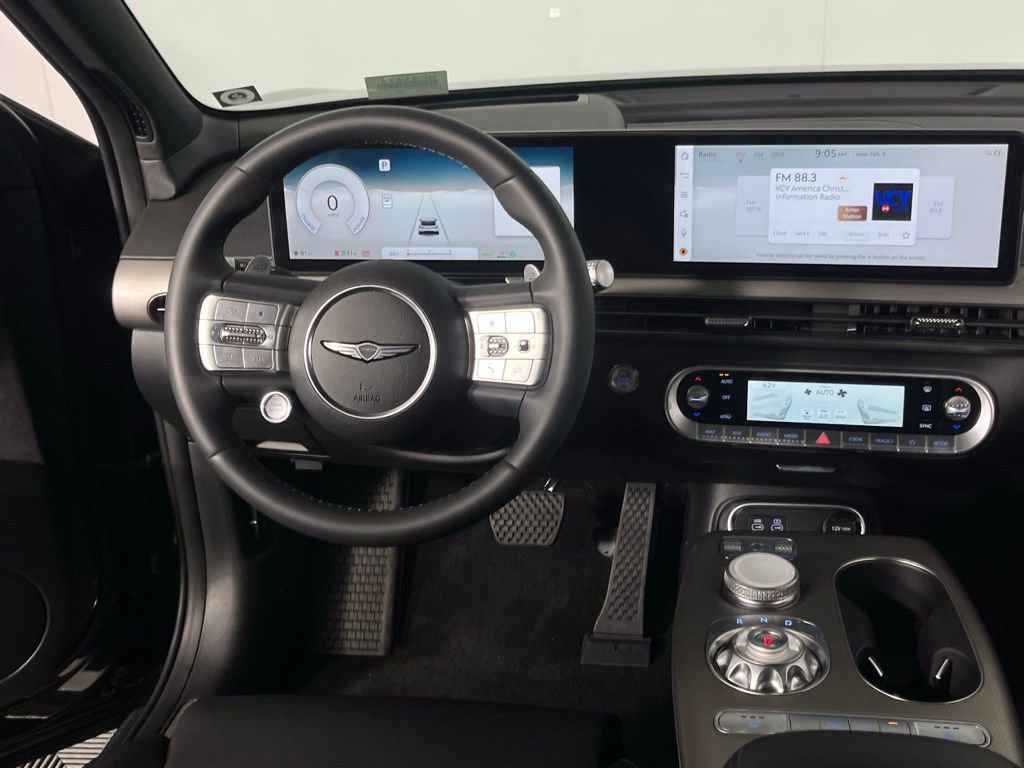 Used 2025 Genesis GV60 RWD image 15