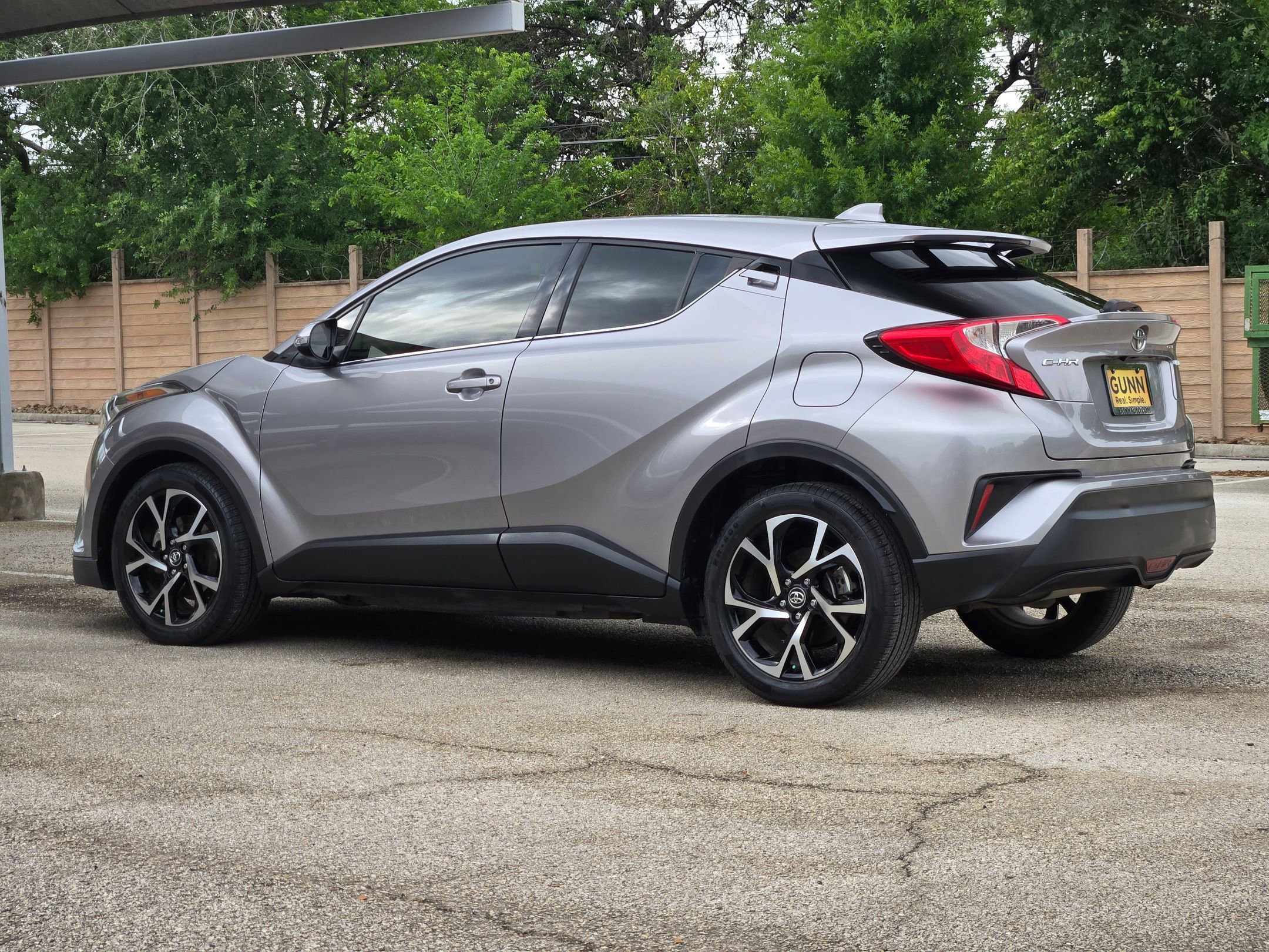 Used 2019 Toyota C-HR Limited FWD image 6