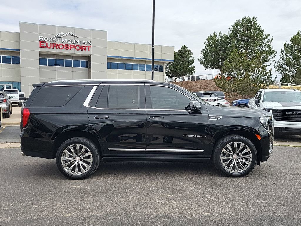 Used 2021 GMC Yukon Denali w/ Denali Premium Package image 3