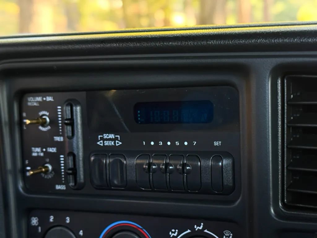Used 2002 Chevrolet Silverado 1500 2WD Regular Cab image 19
