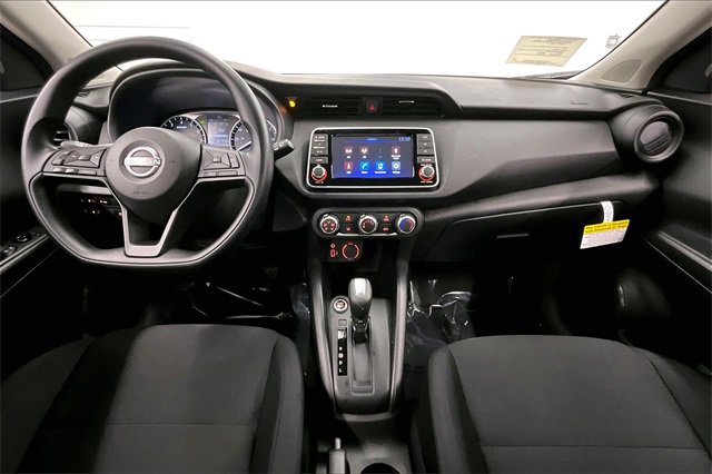 New 2025 Nissan Kicks Play S image 5