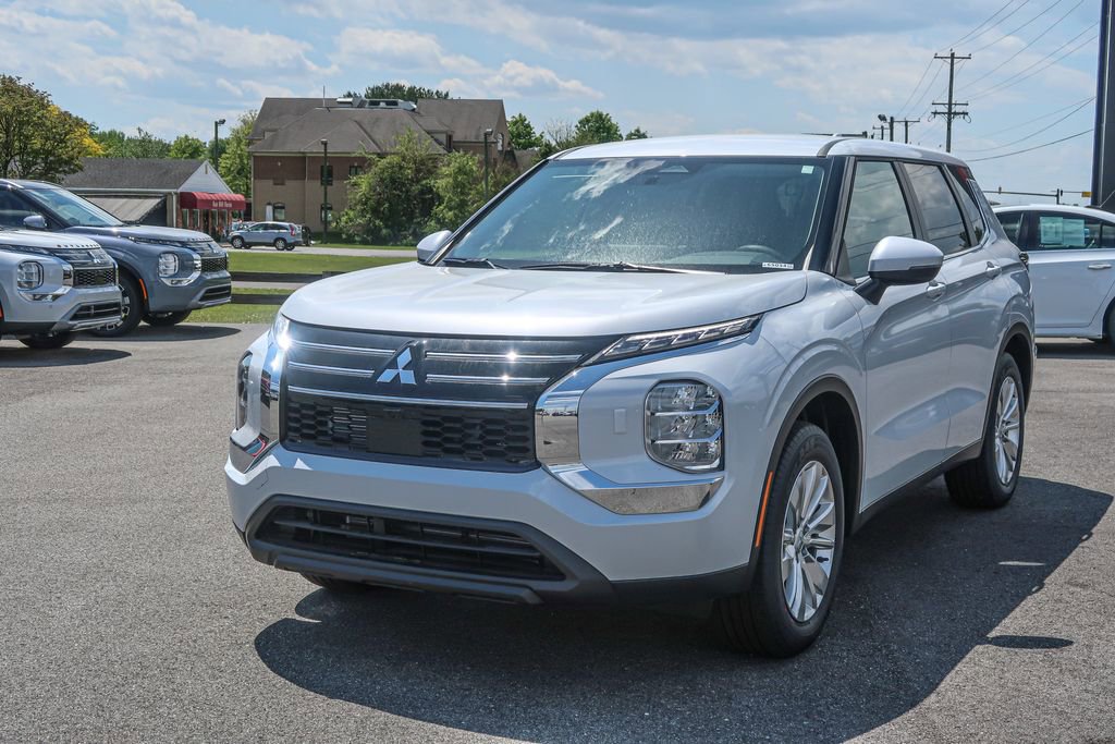 New 2026 Mitsubishi Outlander ES AWD/4WD image 5