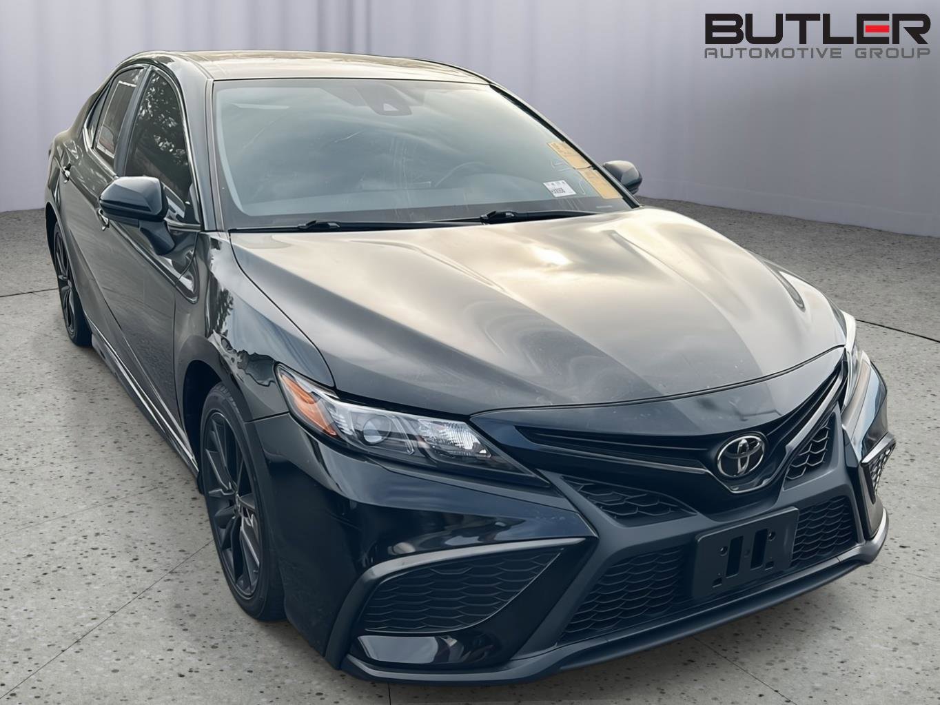 Used 2021 Toyota Camry SE image 5