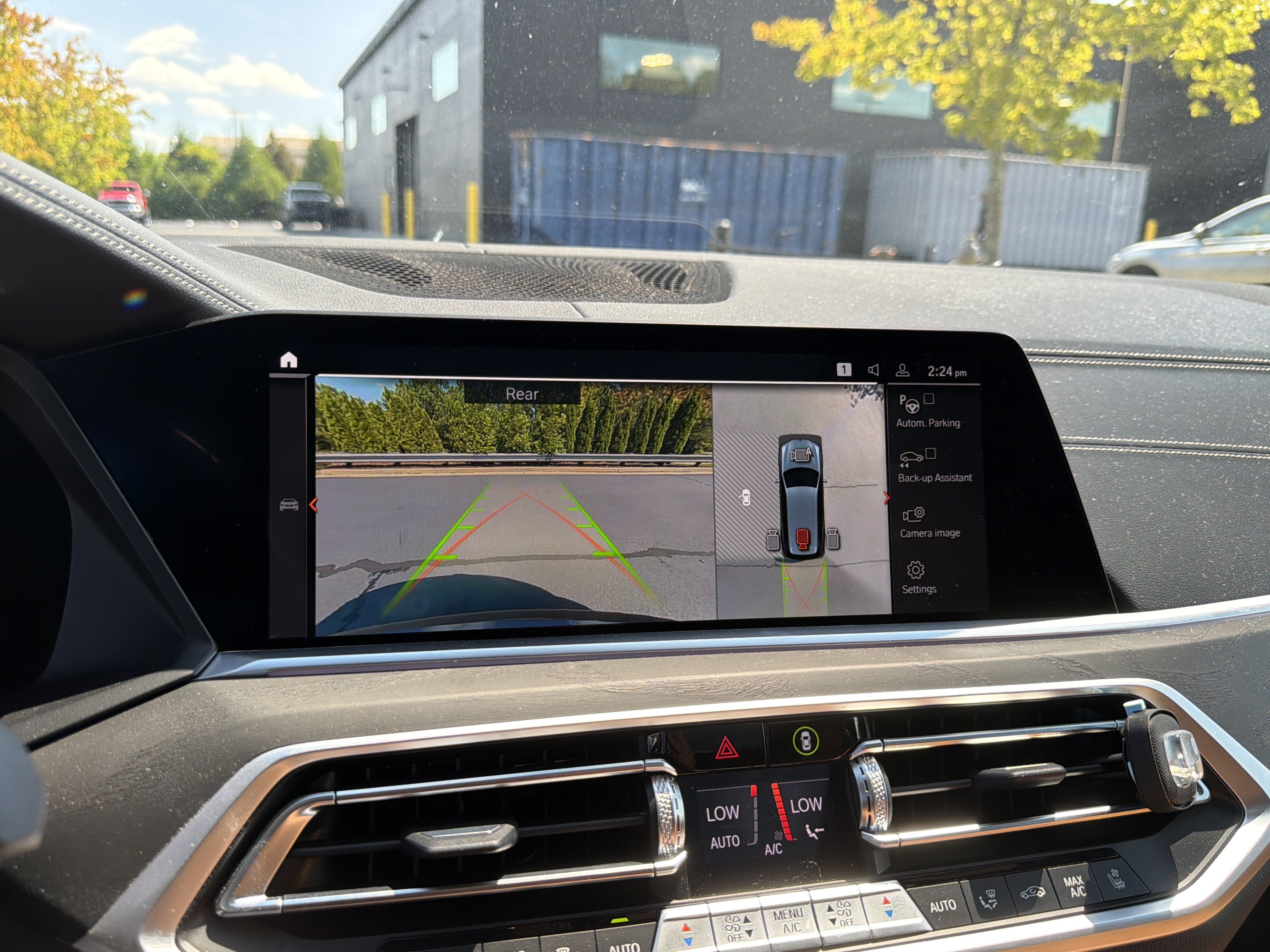 Used 2022 BMW X7 M50i w/ Dynamic Handling Package AWD/4WD image 21
