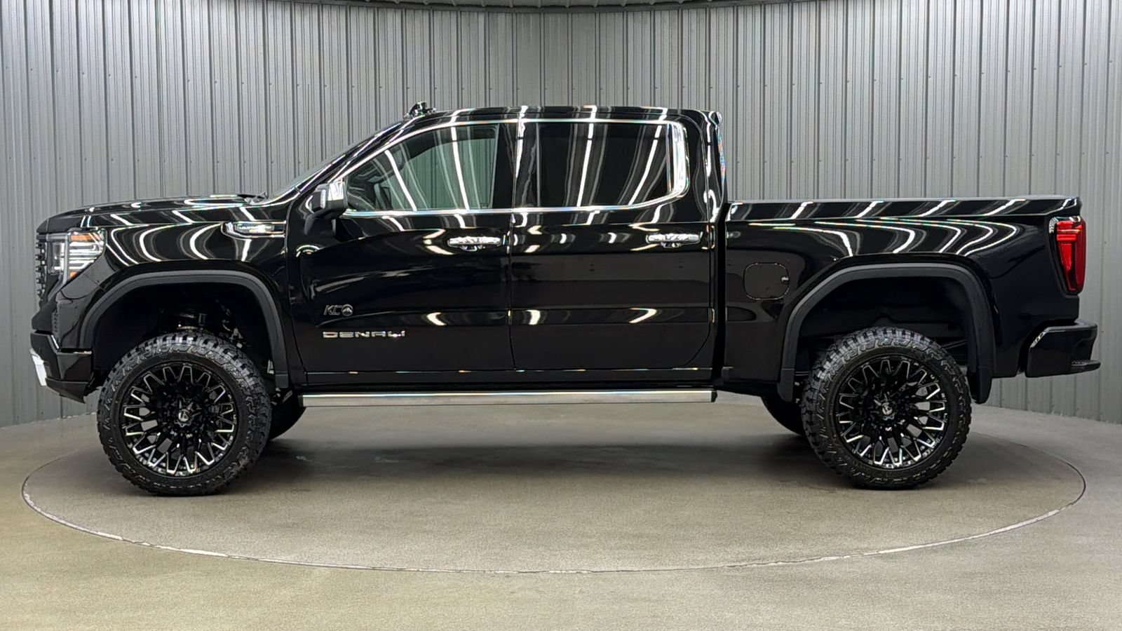 Used 2026 GMC Sierra 1500 Denali Ultimate AWD/4WD image 2