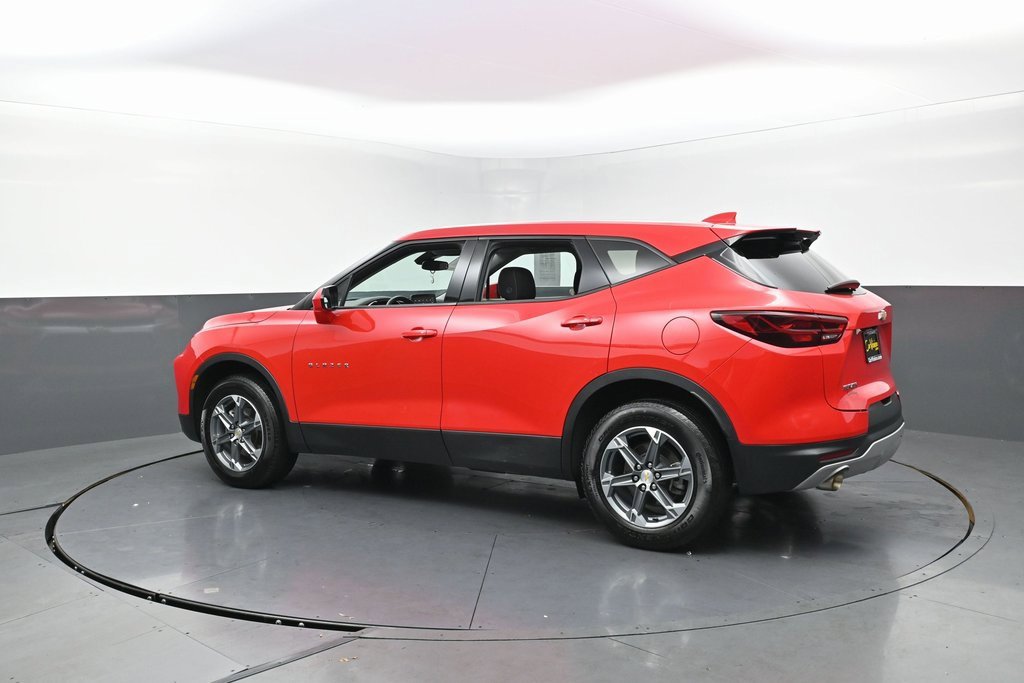 Used 2023 Chevrolet Blazer LT image 3