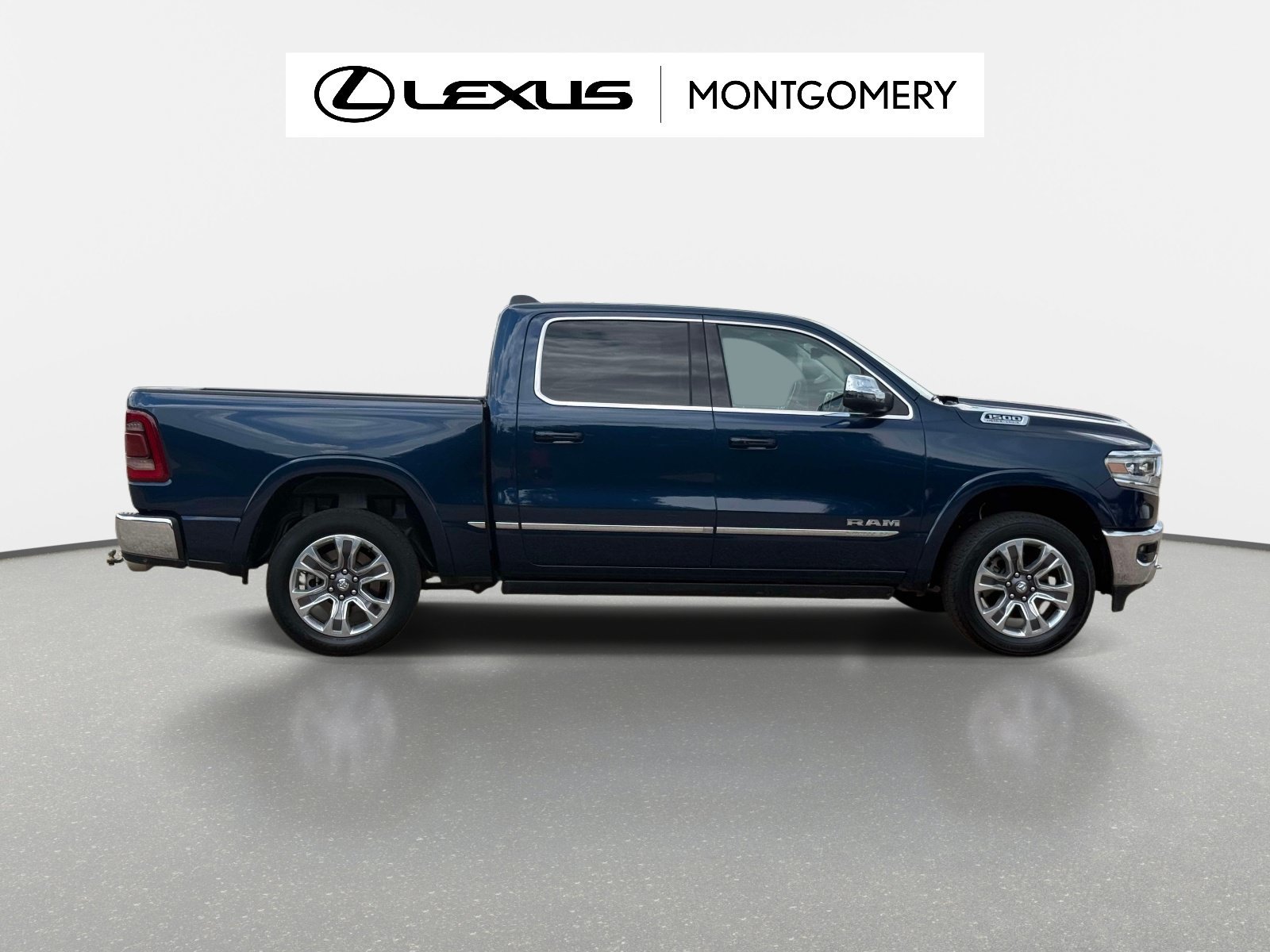 Used 2024 RAM 1500 Limited AWD/4WD image 2