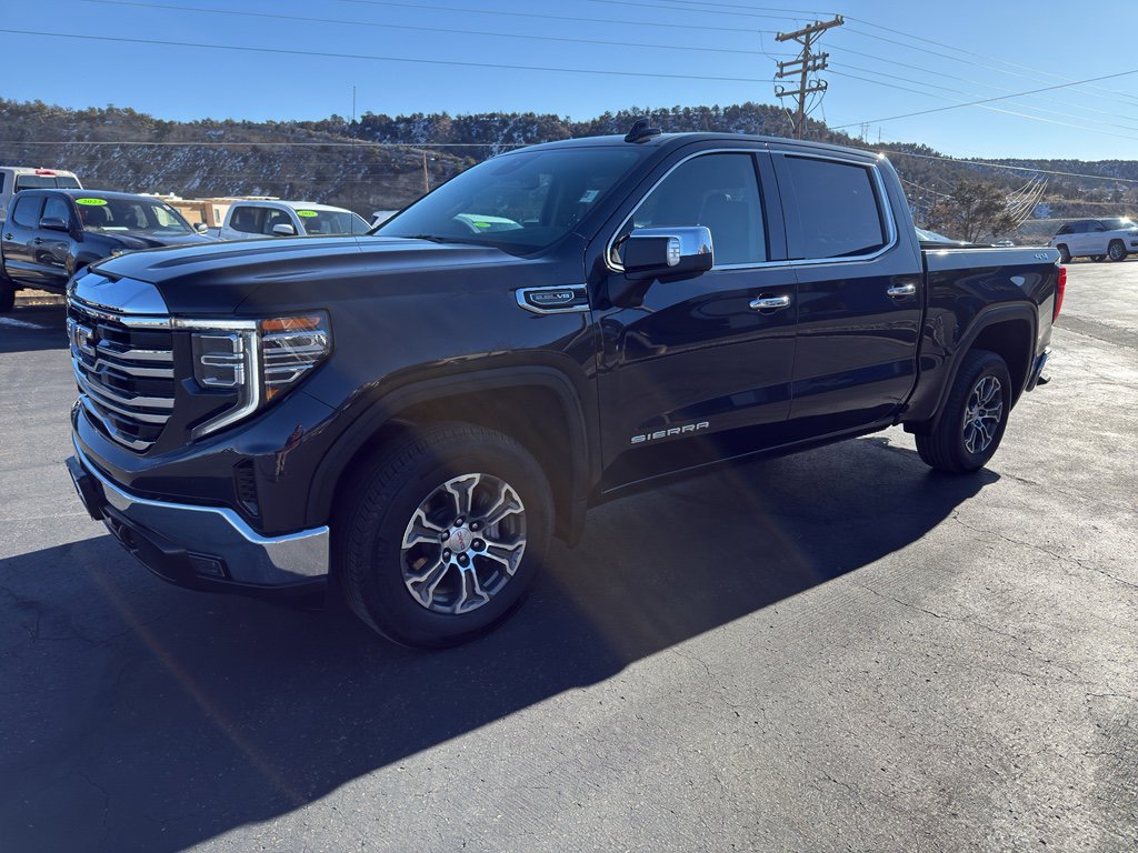 Used 2025 GMC Sierra 1500 SLT image 3