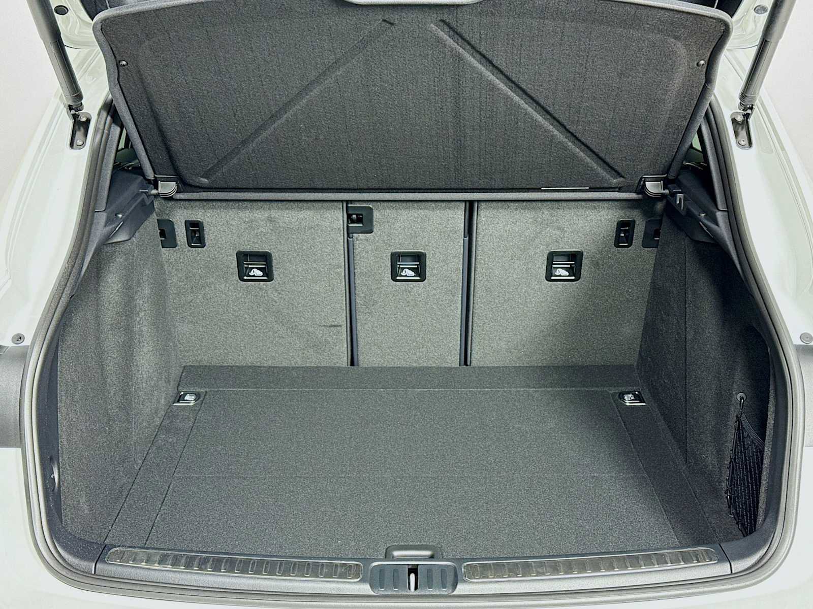 New 2026 Porsche Macan image 28