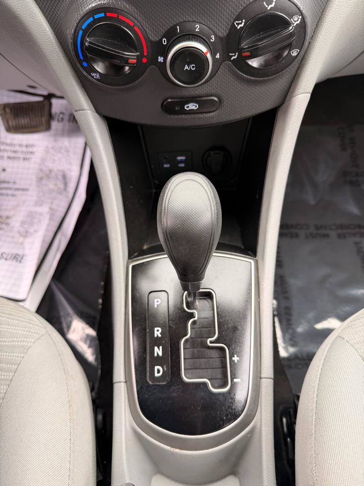 Used 2016 Hyundai Accent SE FWD image 21