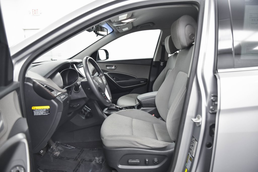 Used 2017 Hyundai Santa Fe SE image 10
