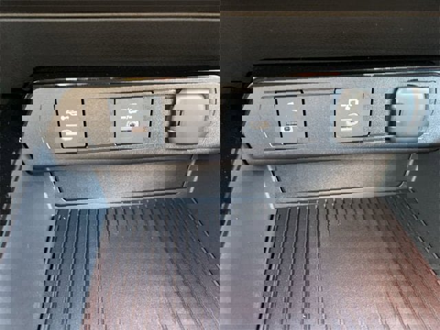 New 2025 Toyota Prius Plug-In Hybrid image 26