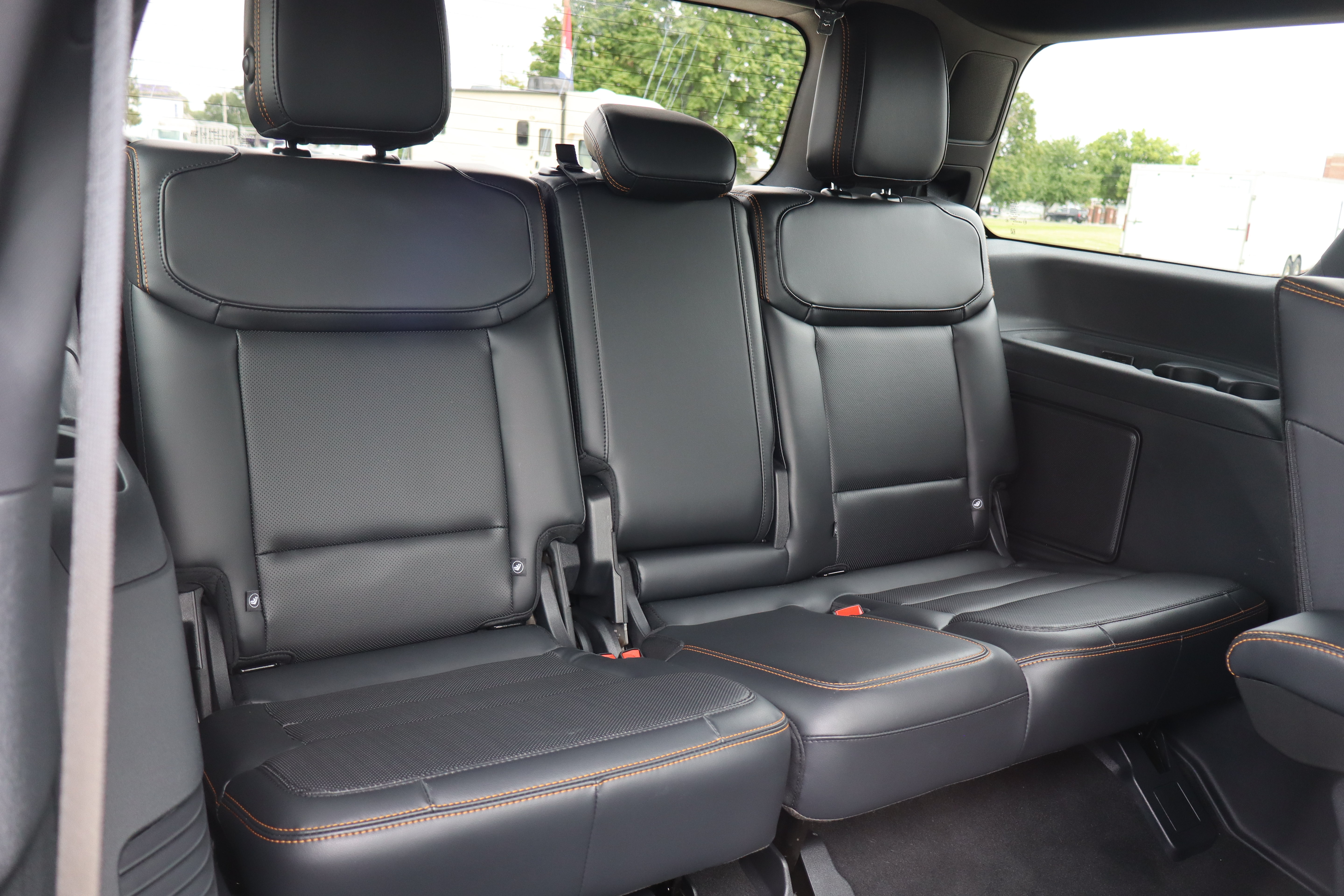 Used 2025 Ford Expedition Tremor AWD/4WD image 13