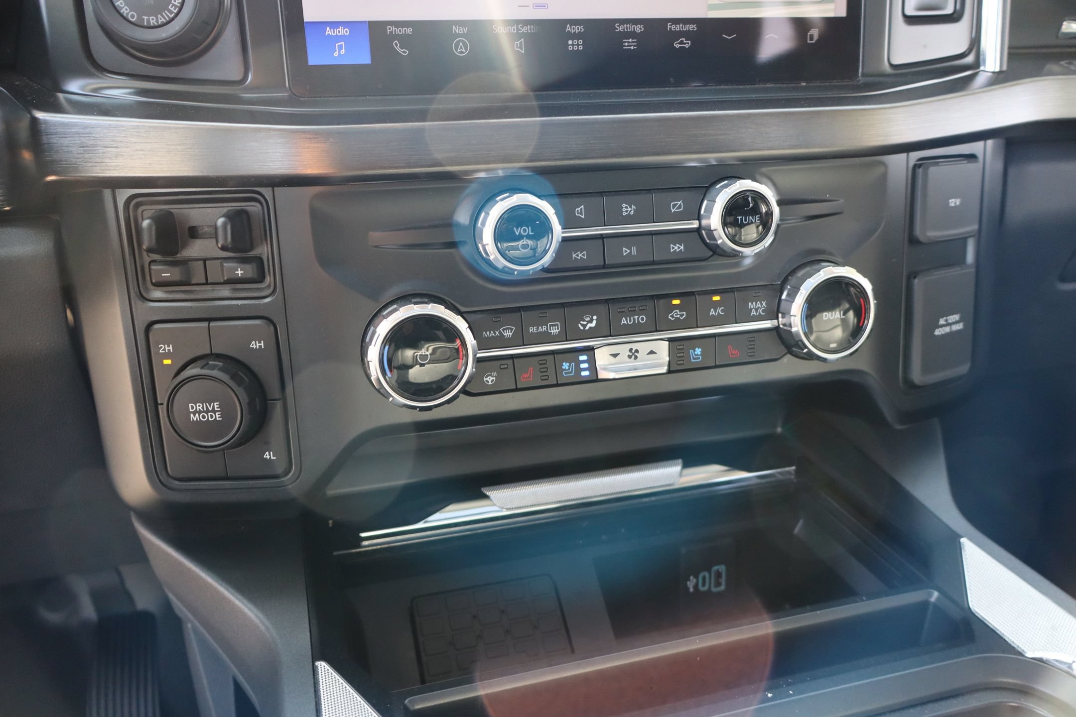 Used 2023 Ford F350 Lariat w/ Lariat Ultimate Package AWD/4WD image 20