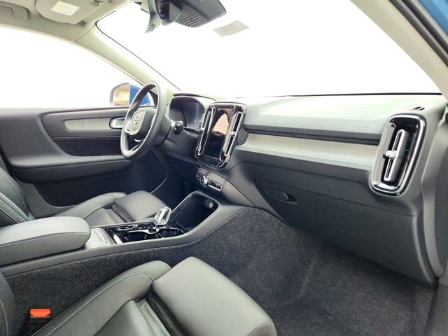 Certified 2025 Volvo XC40 B5 Plus image 13