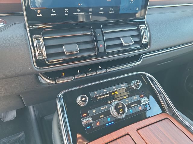 Used 2024 Lincoln Navigator Premiere AWD/4WD image 33