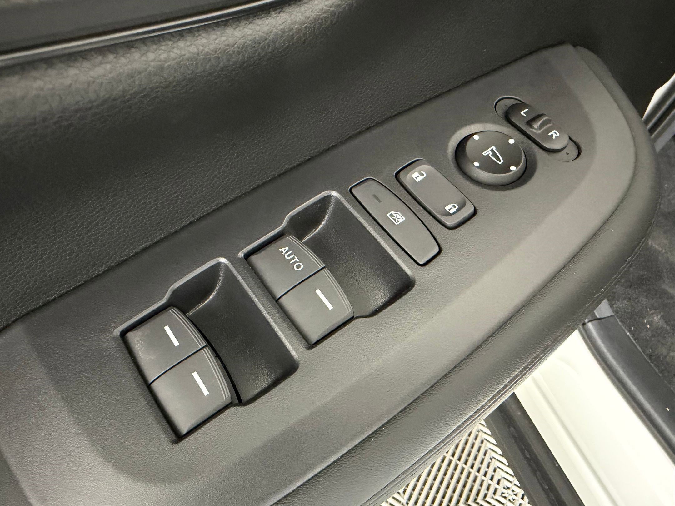 New 2026 Honda HR-V LX image 11