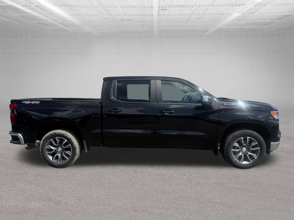 Used 2023 Chevrolet Silverado 1500 LT AWD/4WD image 3