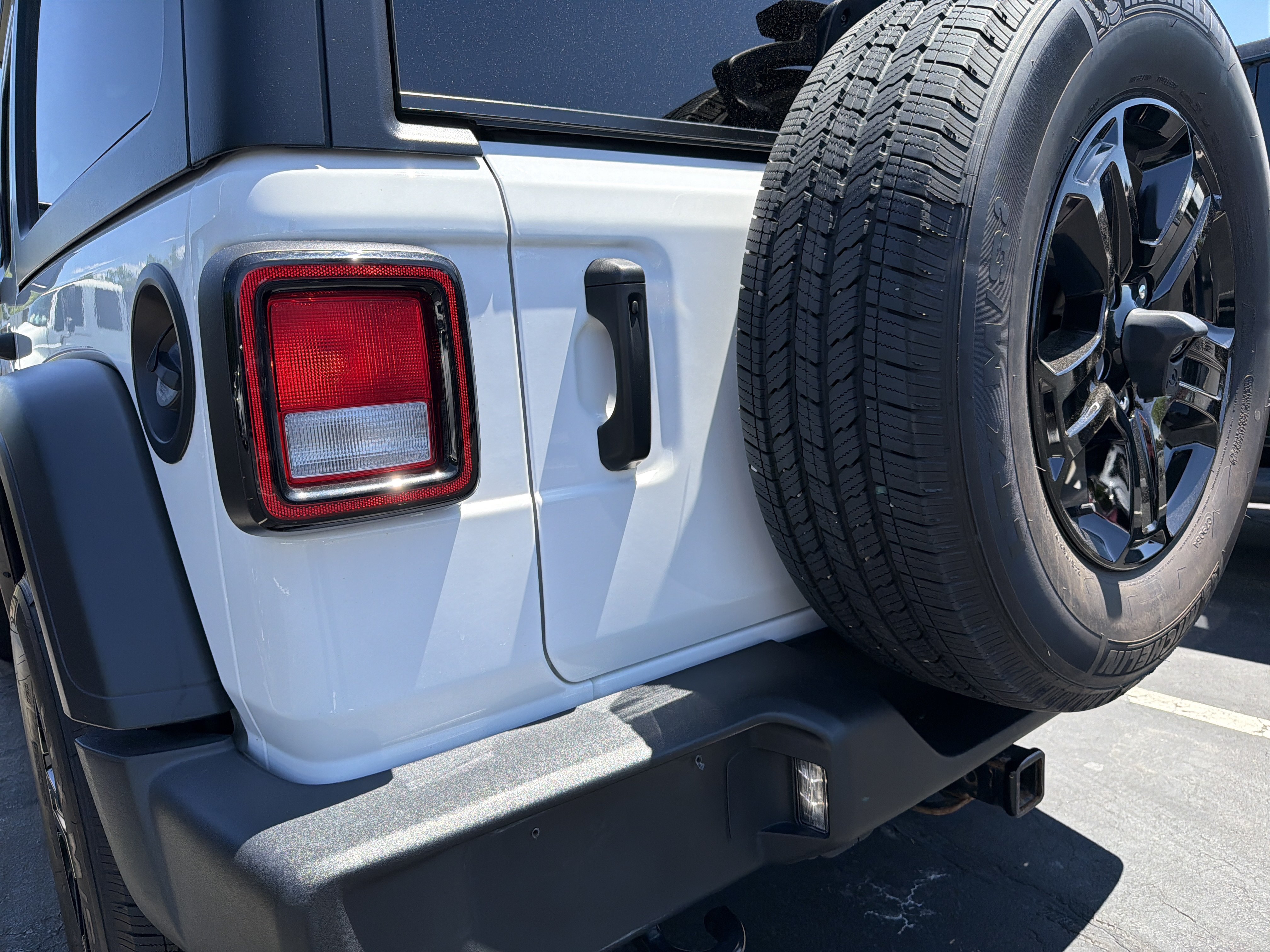 Used 2022 Jeep Wrangler Sport AWD/4WD image 8