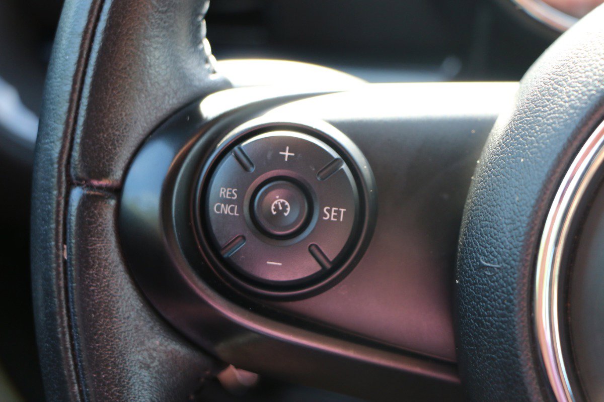 Used 2017 MINI Cooper Clubman FWD image 15