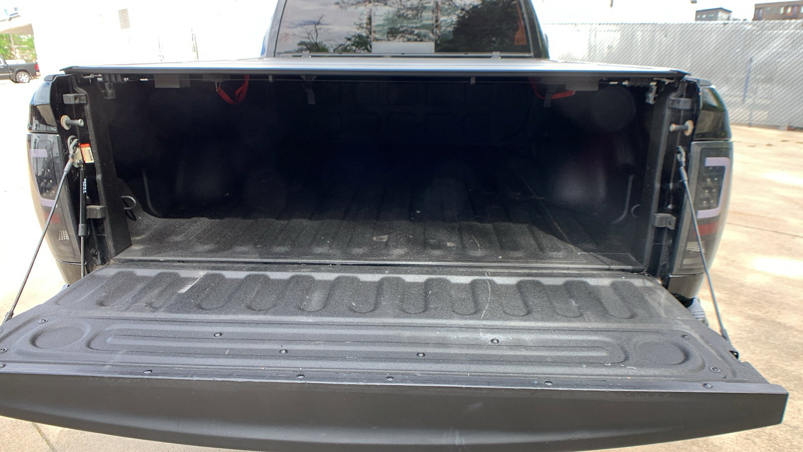 Used 2014 RAM 1500 Limited AWD/4WD image 27