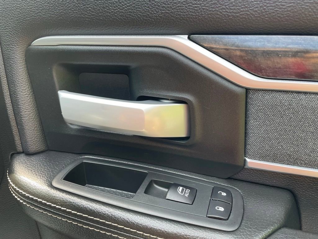 Used 2020 RAM 2500 Big Horn w/ Night Edition AWD/4WD image 18