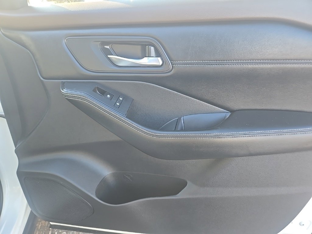 Used 2023 Nissan Rogue SV w/ SV Premium Package image 28