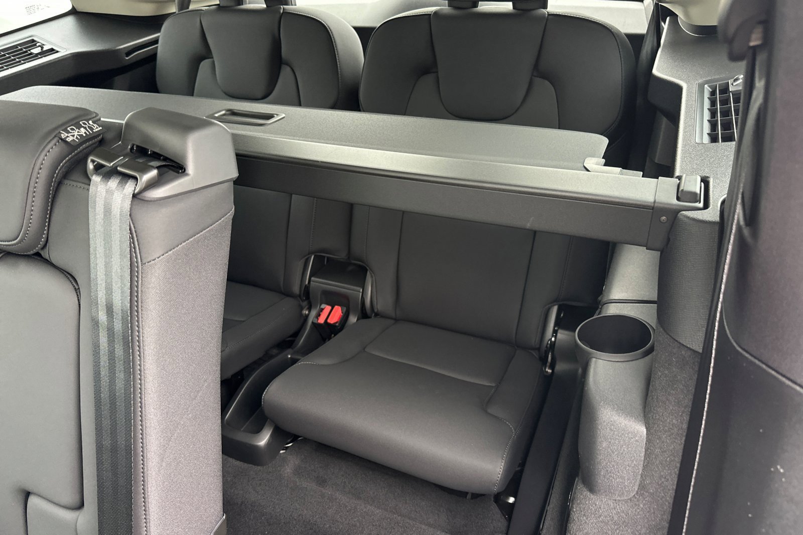 New 2026 Volvo XC90 B5 Plus image 14