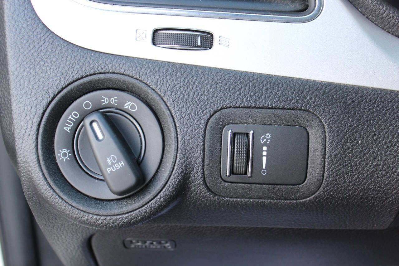 Used 2013 Dodge Journey Crew w/ Navigation & Sound Group I image 18