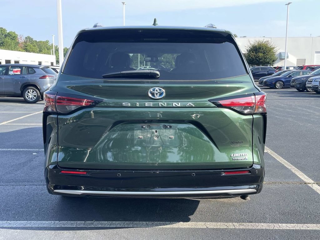 Used 2021 Toyota Sienna Limited FWD image 23