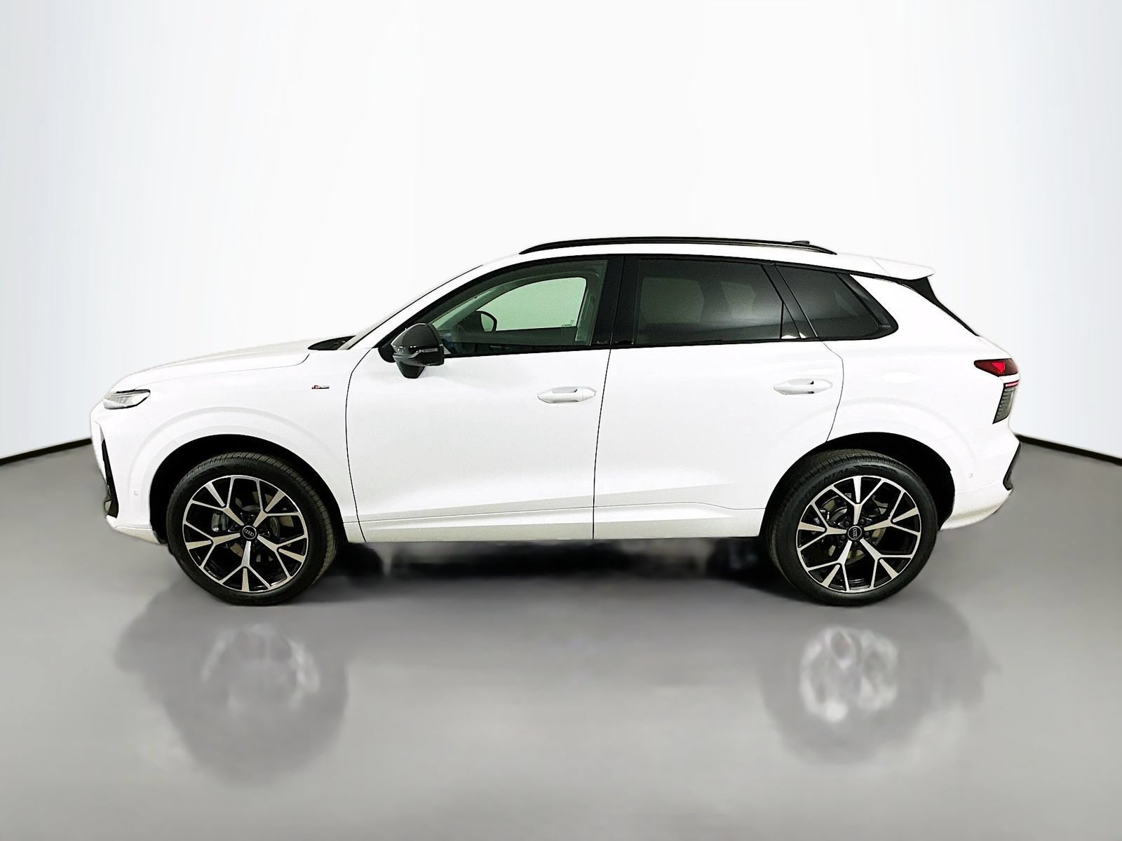 Used 2026 Audi Q3 quattro 2.0T AWD/4WD image 8