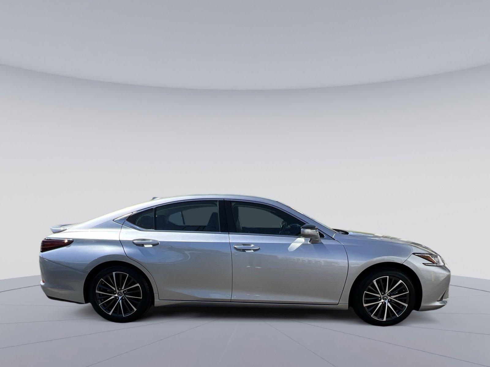Used 2024 Lexus ES 350 w/ Premium Package image 10