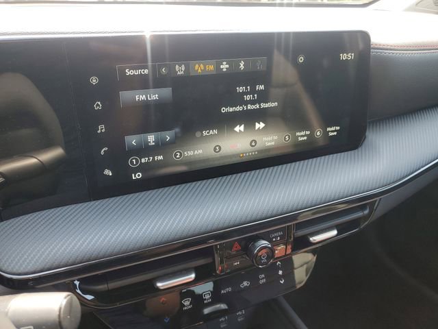 Certified 2025 Nissan Kicks SR FWD image 25