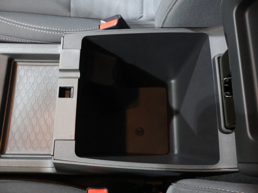 Used 2024 Nissan Frontier SV image 31